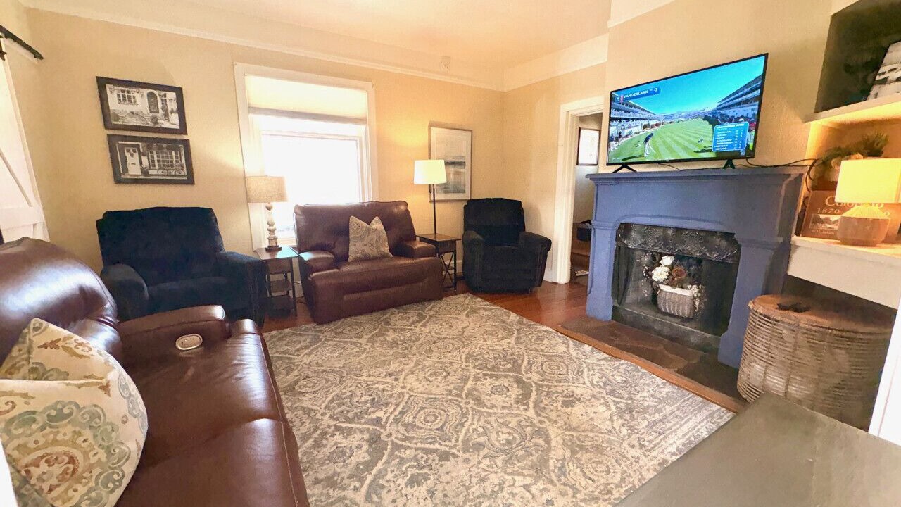 Photo of Livingroom in Old North End