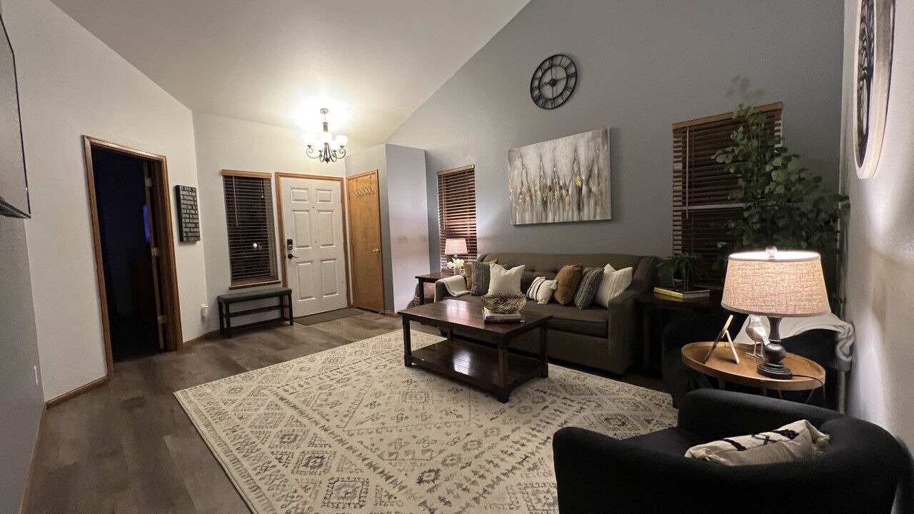 Photo of Livingroom in Gleneagle