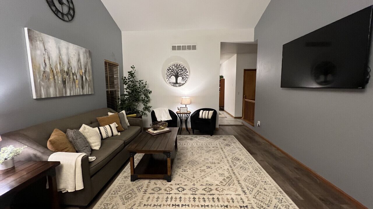 Photo of Livingroom in Gleneagle