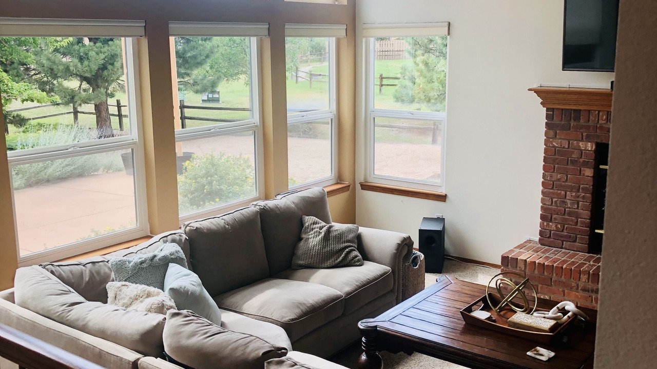 Photo of Livingroom in Gleneagle
