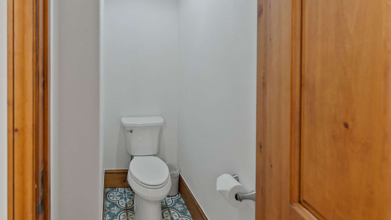 Photo of Bathroom in Highlands Townhomes