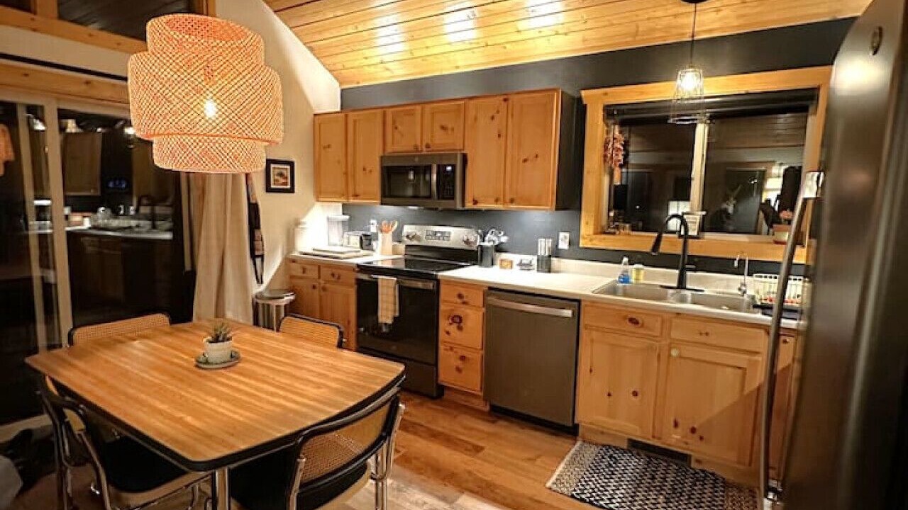 Photo of Kitchen in Indian Mountain