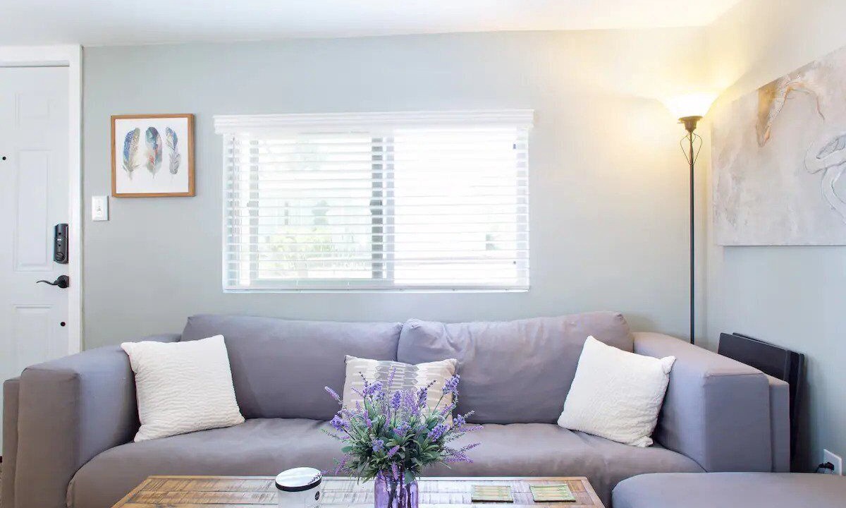 Photo of Livingroom in South Alameda