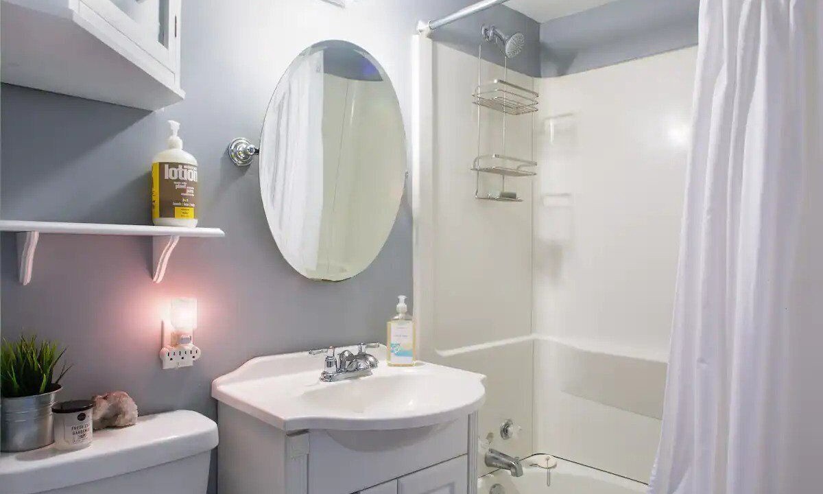Photo of Bathroom in South Alameda