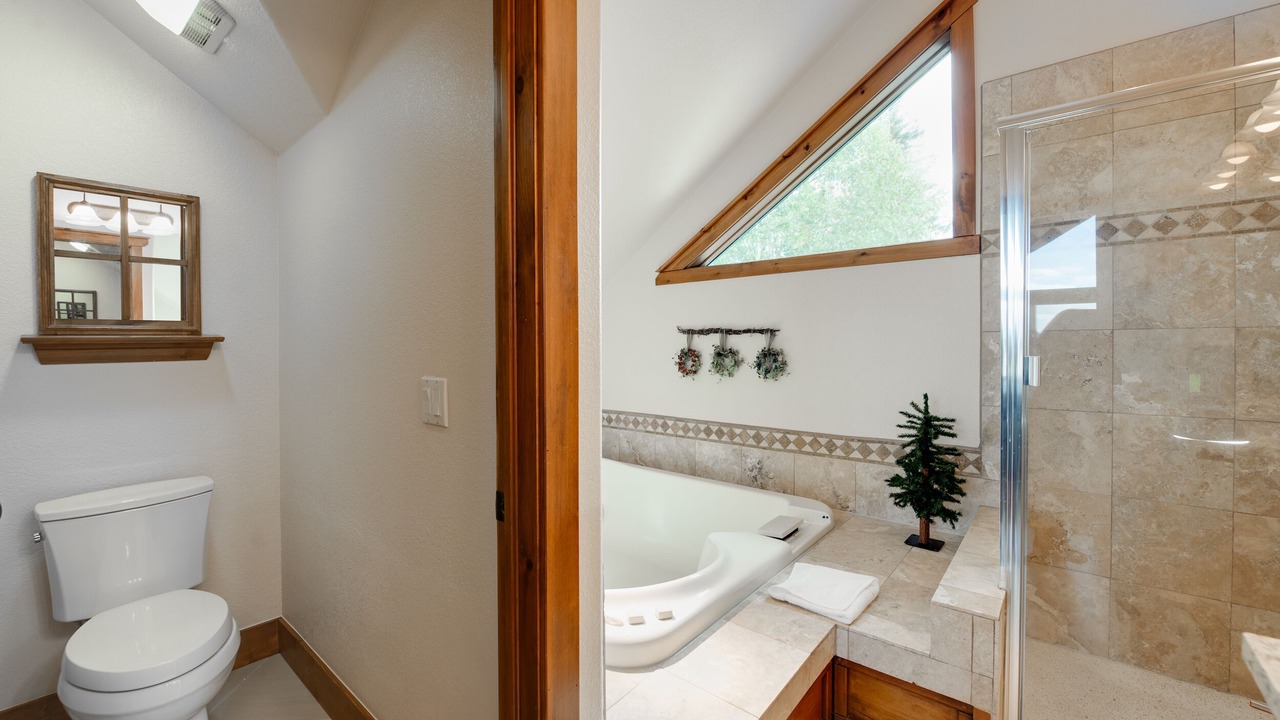 Photo of Bathroom in Four O'Clock