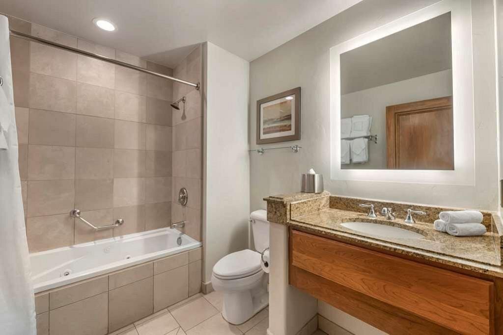 Photo of Bathroom in Peak 9