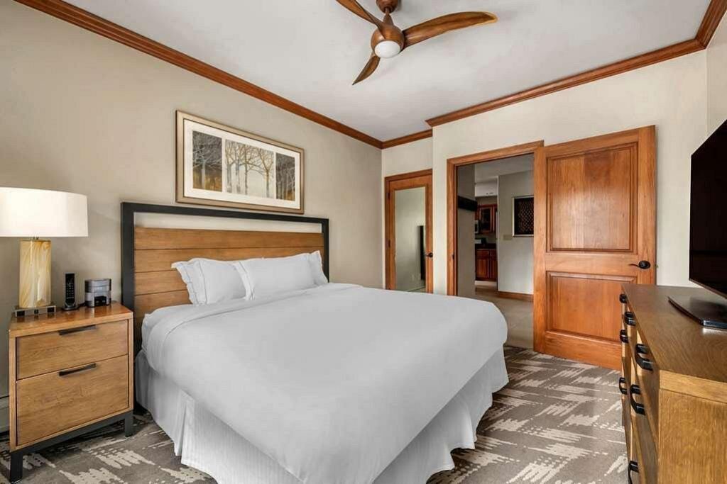 Photo of Bedroom in Peak 9