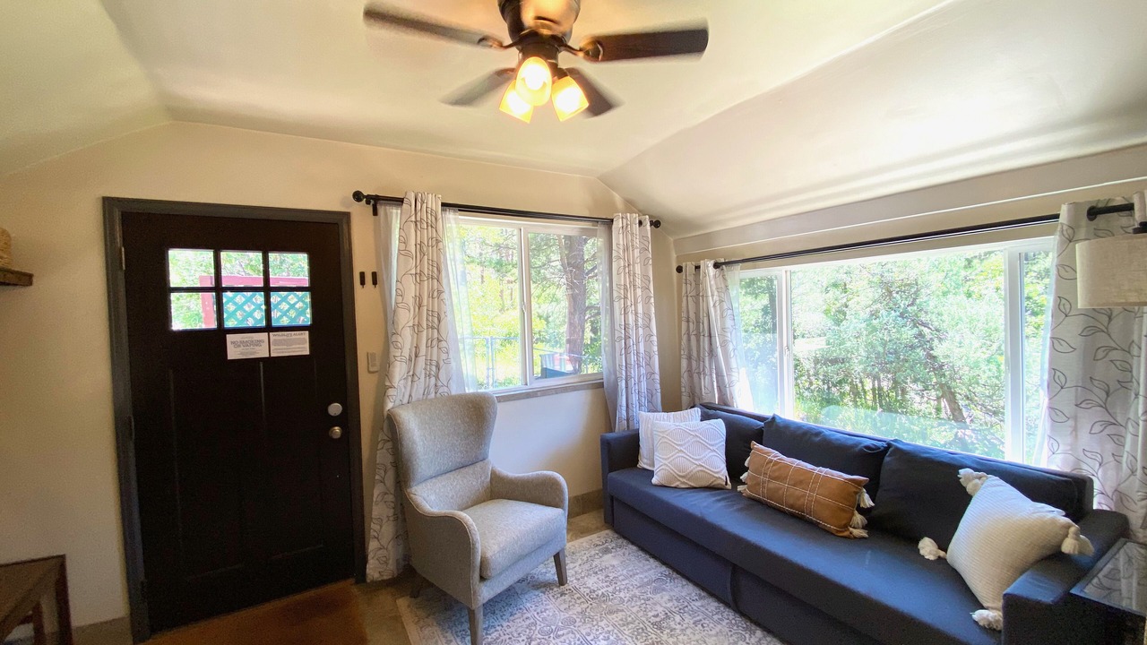 Photo of Livingroom in Beulah