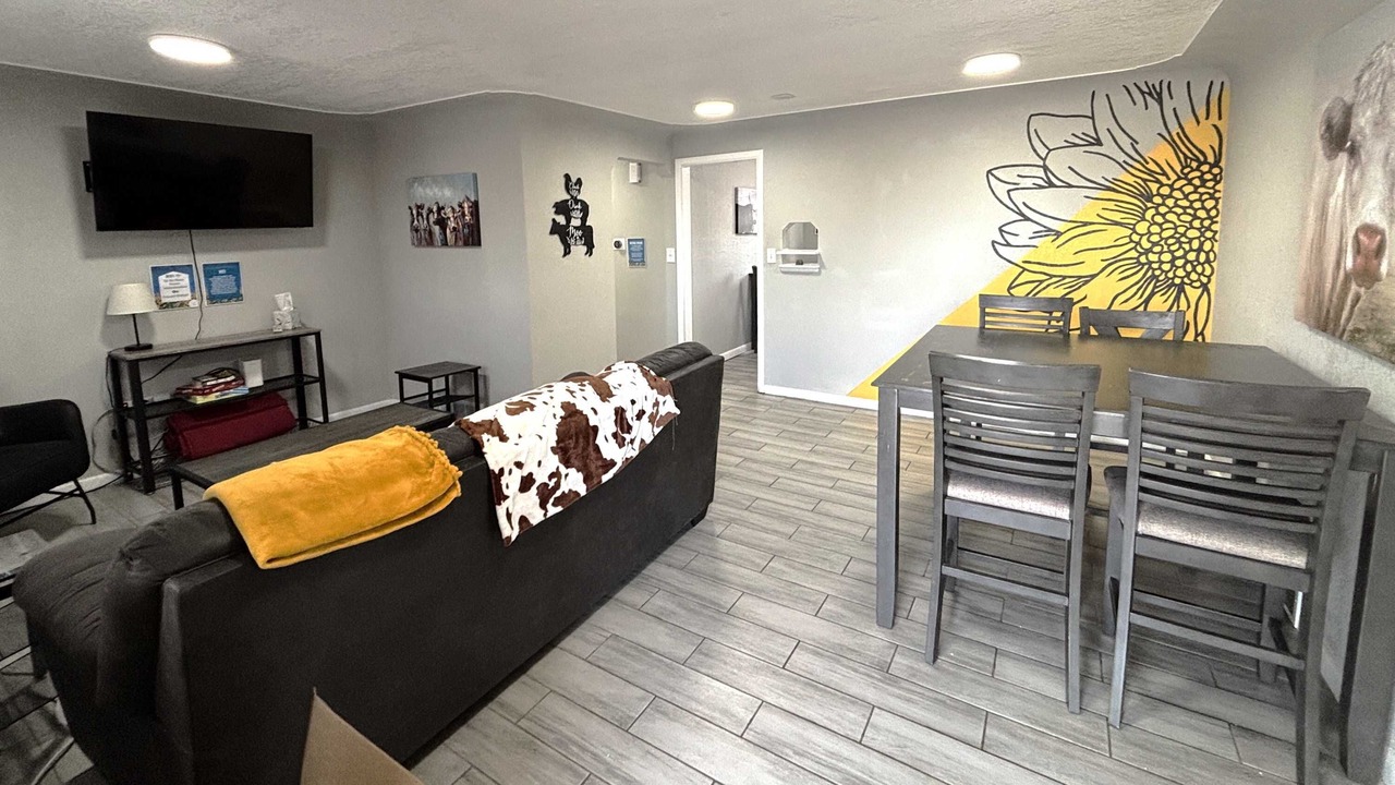 Photo of Livingroom in Arvada Plaza Area