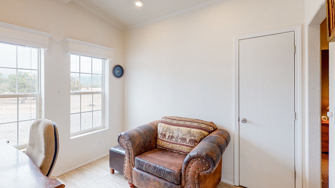 Photo of Livingroom in South Fork