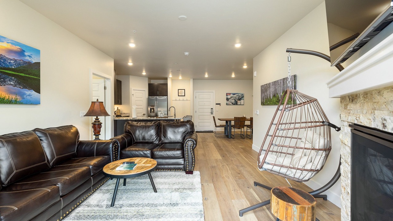 Photo of Livingroom in Lakeside Village