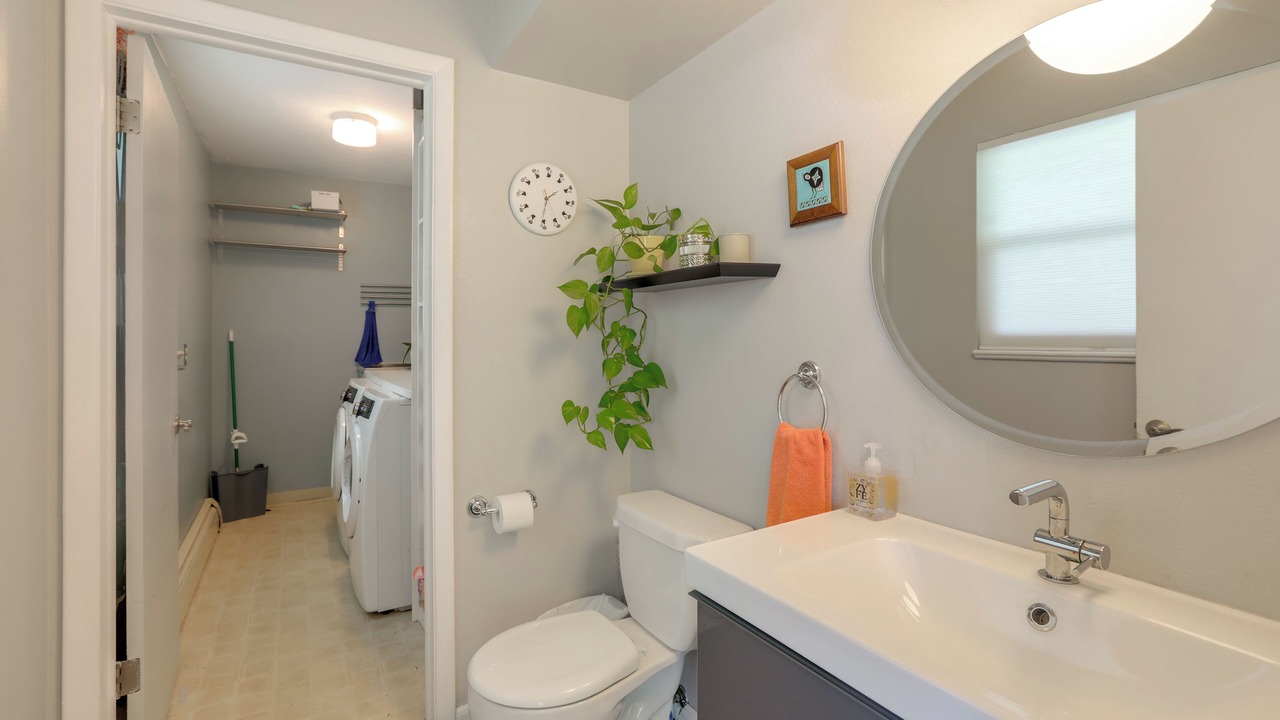 Photo of Bathroom in Applewood Villages