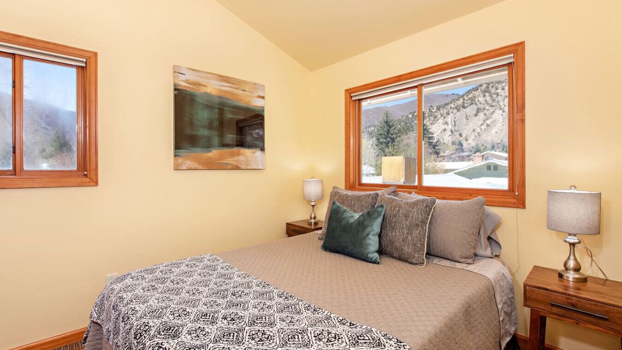 Photo of Bedroom in Glenwood Springs