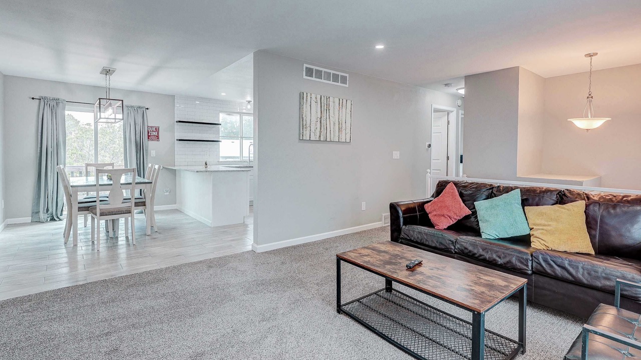 Photo of Livingroom in Aurora