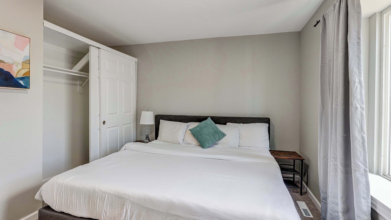 Photo of Bedroom in Aurora
