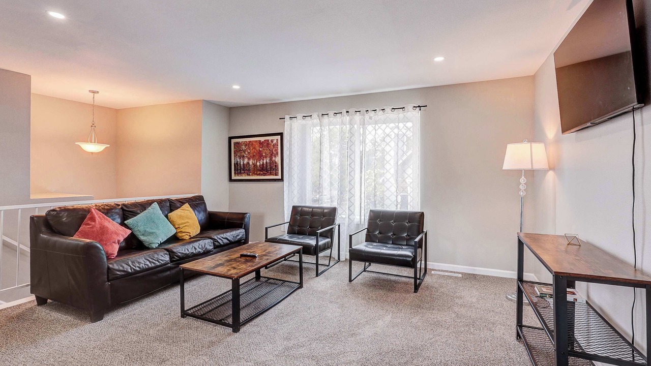 Photo of Livingroom in Aurora