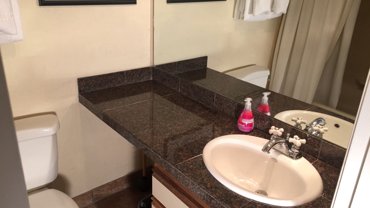 Photo of Bathroom in Four O'Clock