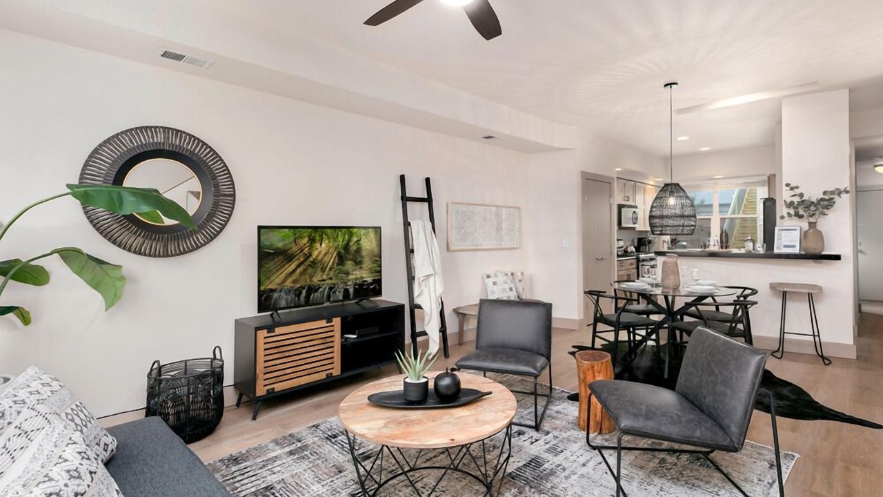 Photo of Bedroom in Old Town North