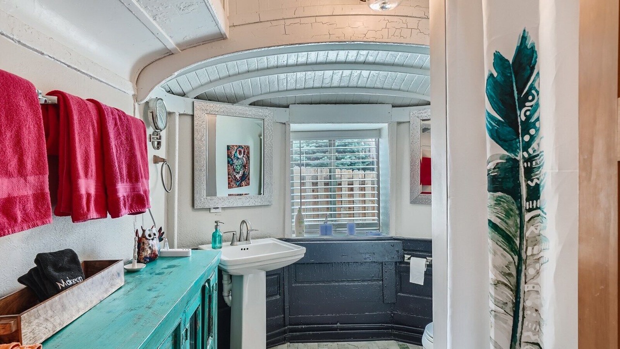 Photo of Bathroom in Golden