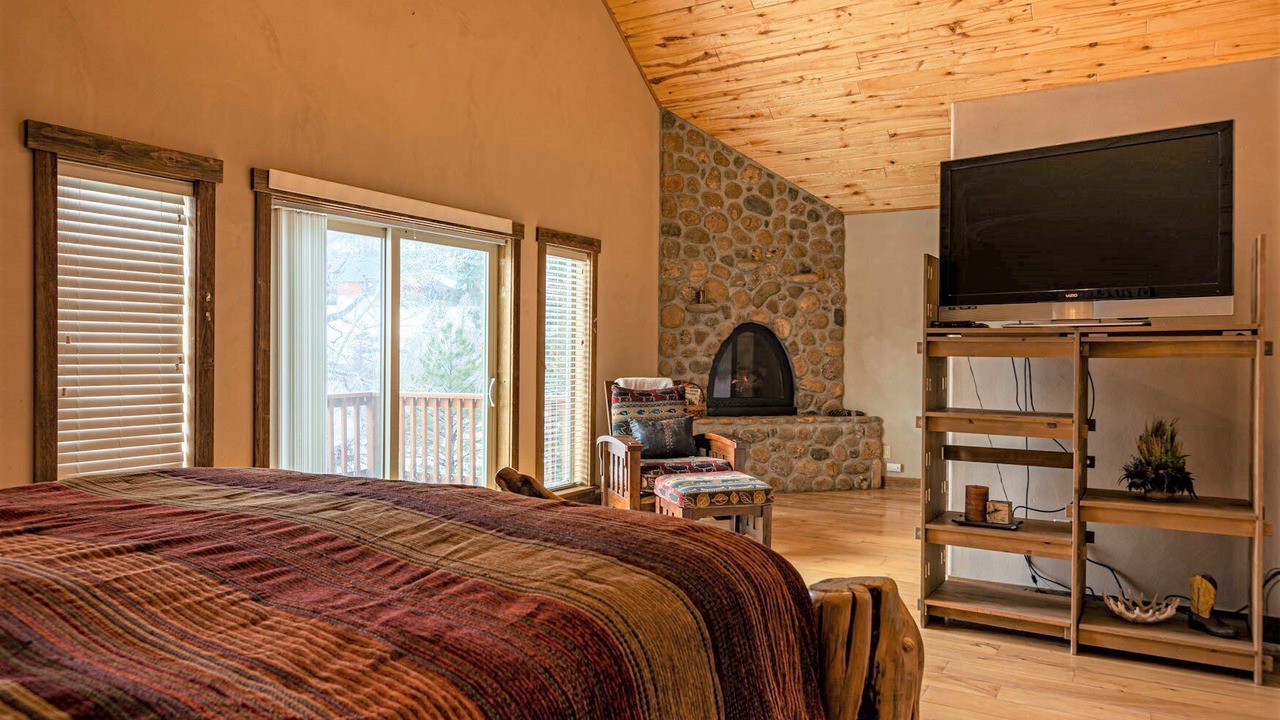 Photo of Bedroom in San Juan River Village