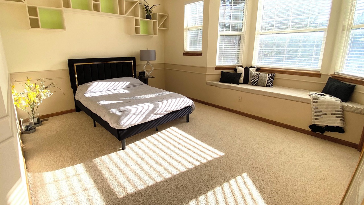 Photo of Bedroom in Castle Pines North