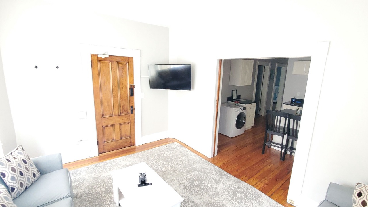 Photo of Livingroom in Historic Hill