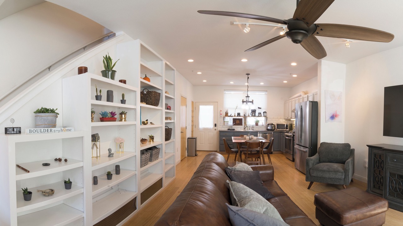 Photo of Livingroom in Dakota Ridge - Northbriar