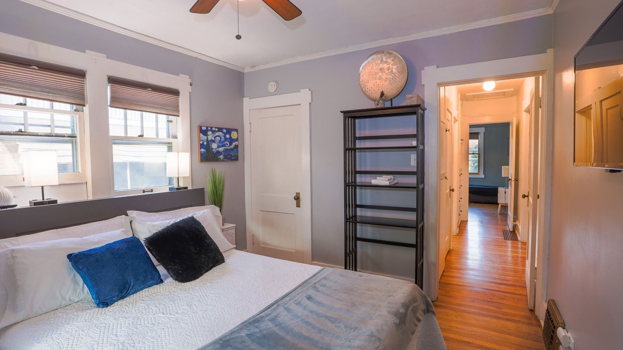 Photo of Bedroom in Hale