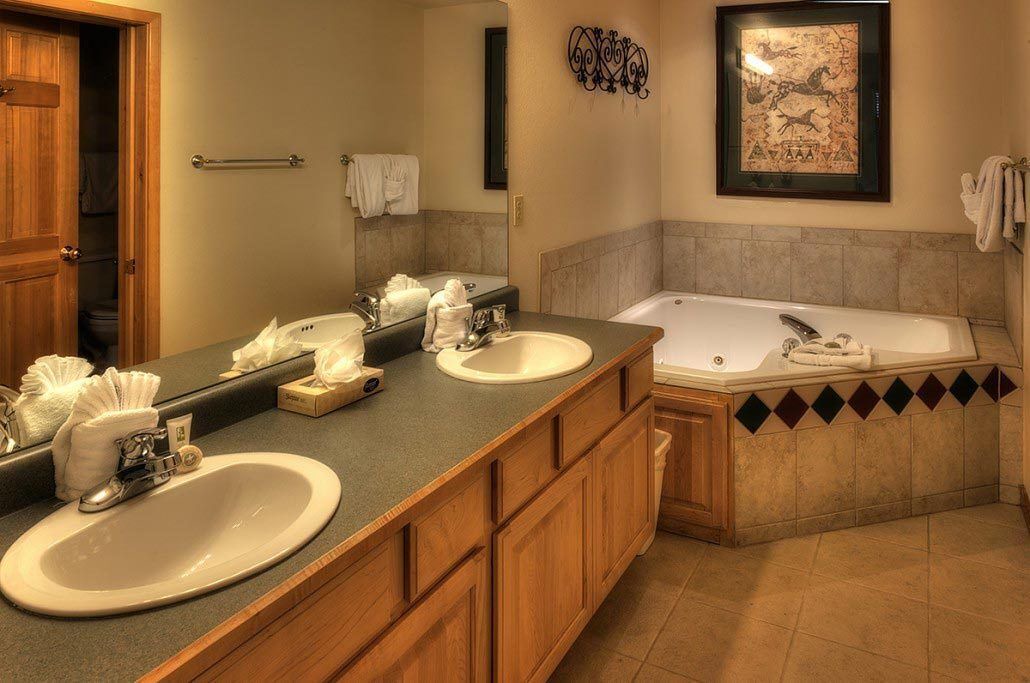 Photo of Bathroom in Four O'Clock