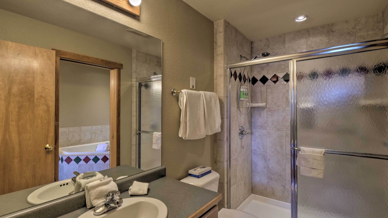 Photo of Bathroom in Four O'Clock