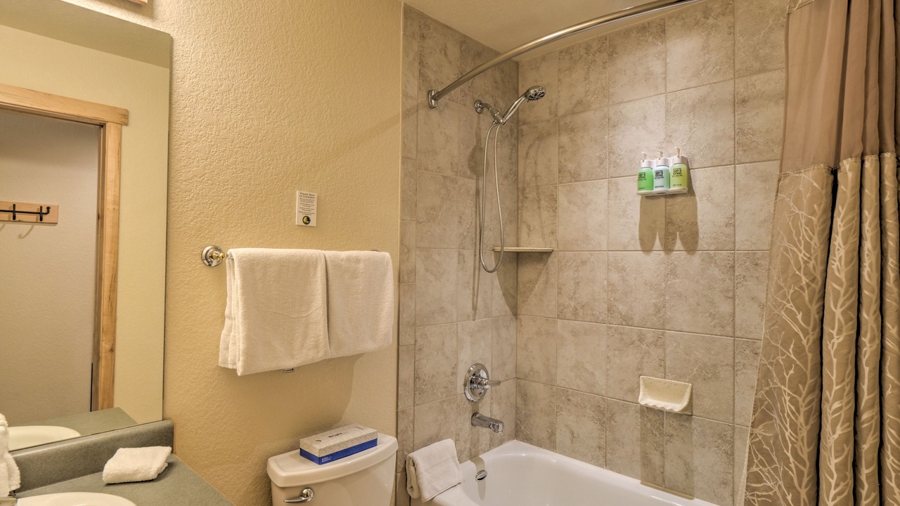 Photo of Bathroom in Four O'Clock