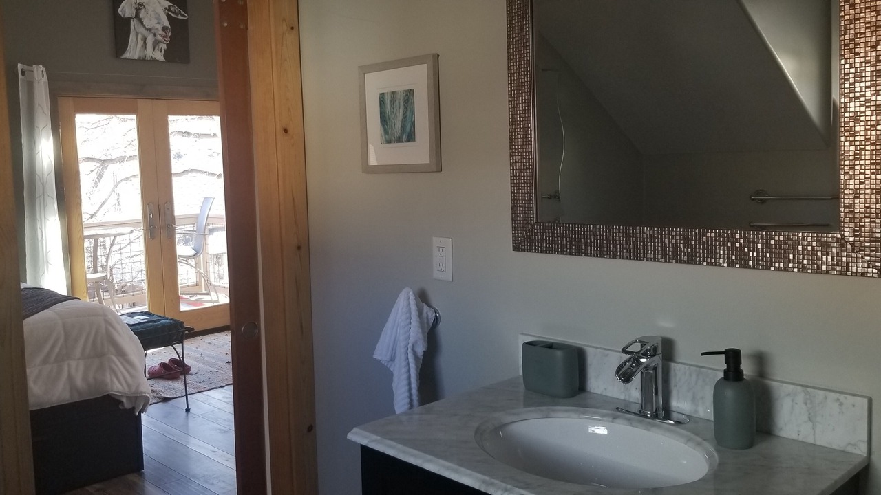 Photo of Bathroom in Golden
