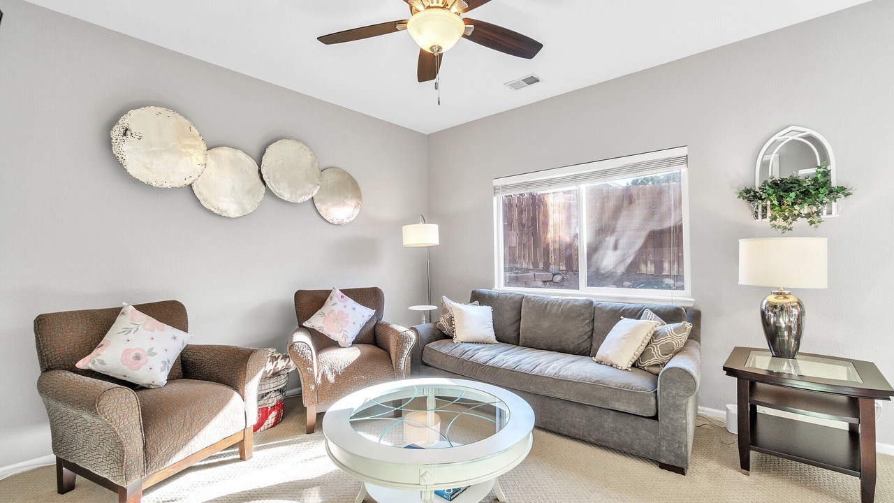 Photo of Livingroom in Parker