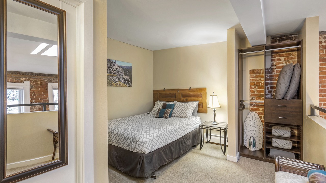 Photo of Bedroom in Ballpark