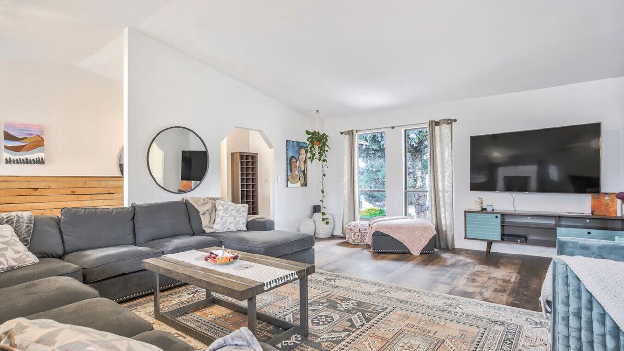 Photo of Livingroom in Northeast Colorado Springs