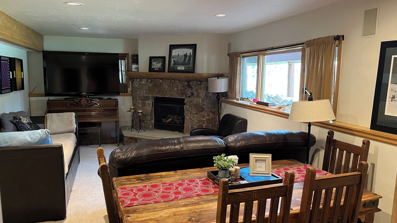 Photo of Livingroom in Christie Heights