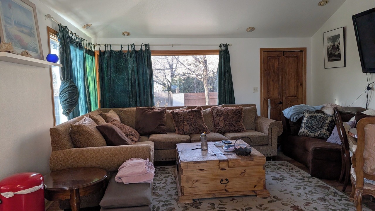 Photo of Livingroom in Golden