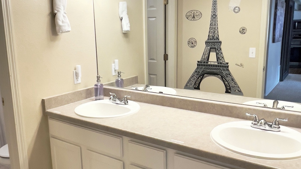 Photo of Bathroom in Gleneagle