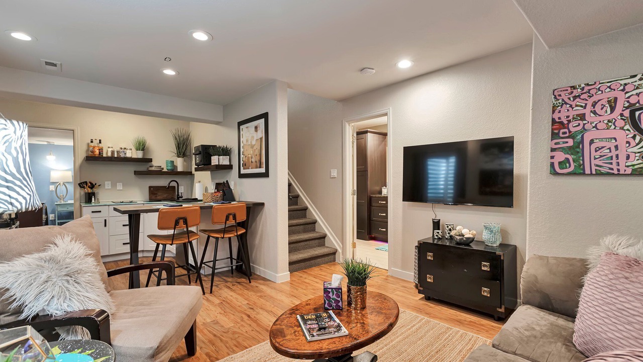 Photo of Livingroom in Roxborough