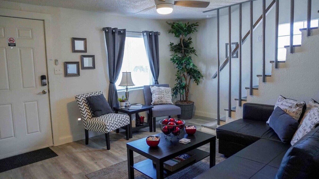 Photo of Livingroom in Berkley
