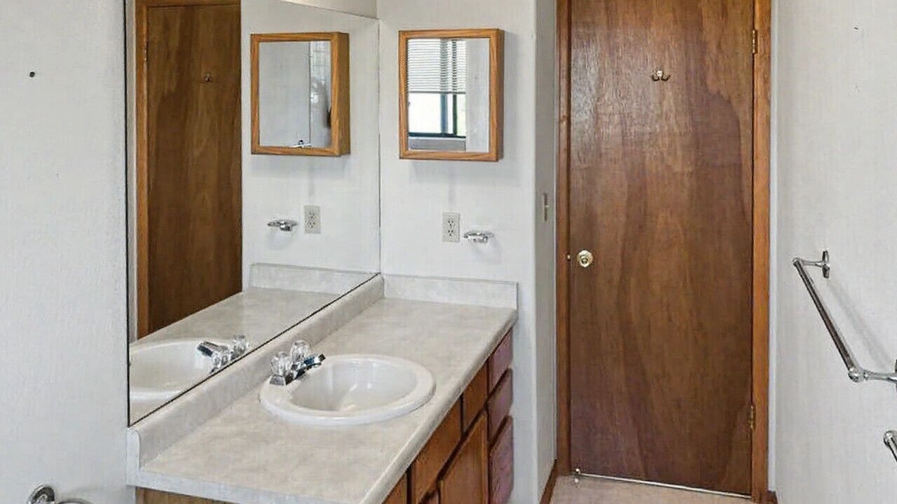 Photo of Bathroom in Cheyenne Meadows
