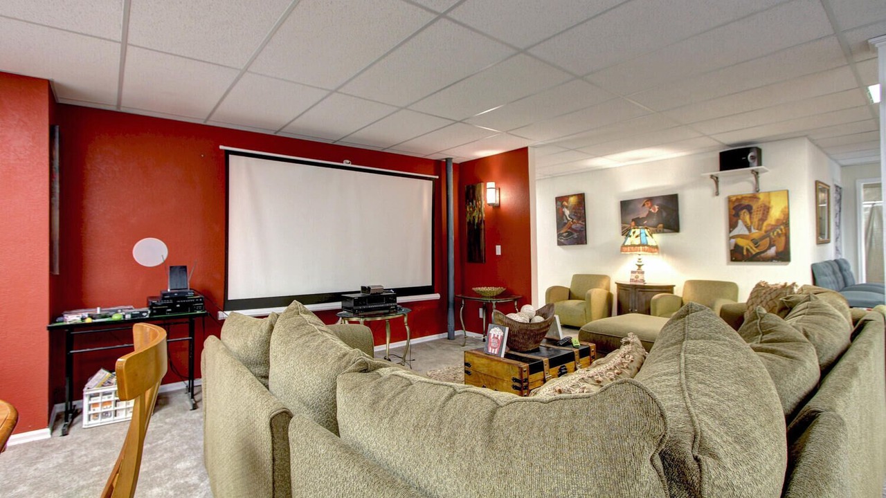Photo of Livingroom in Aurora