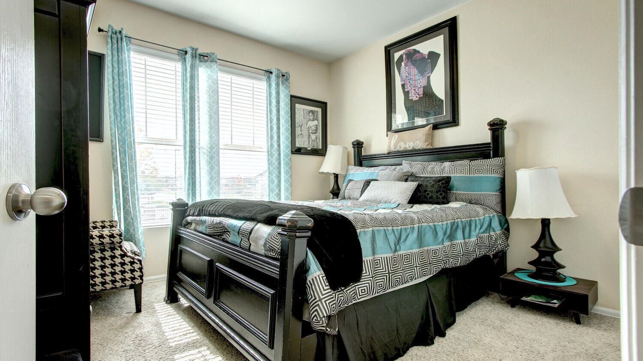 Photo of Bedroom in Aurora
