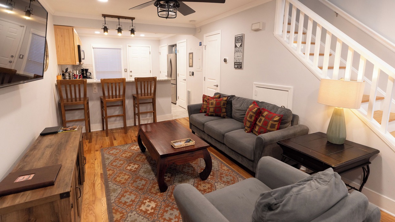 Photo of Livingroom in Virginia Highland