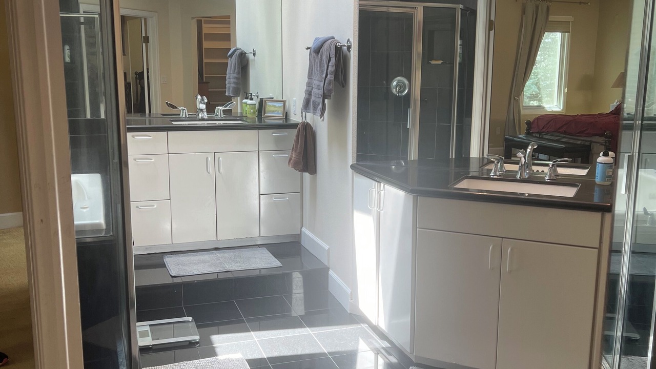Photo of Bathroom in Hilltop