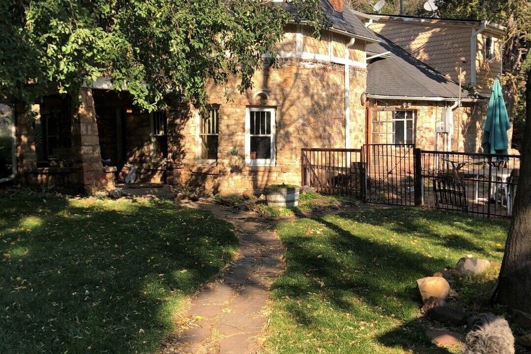 Photo of Outdoor in Golden
