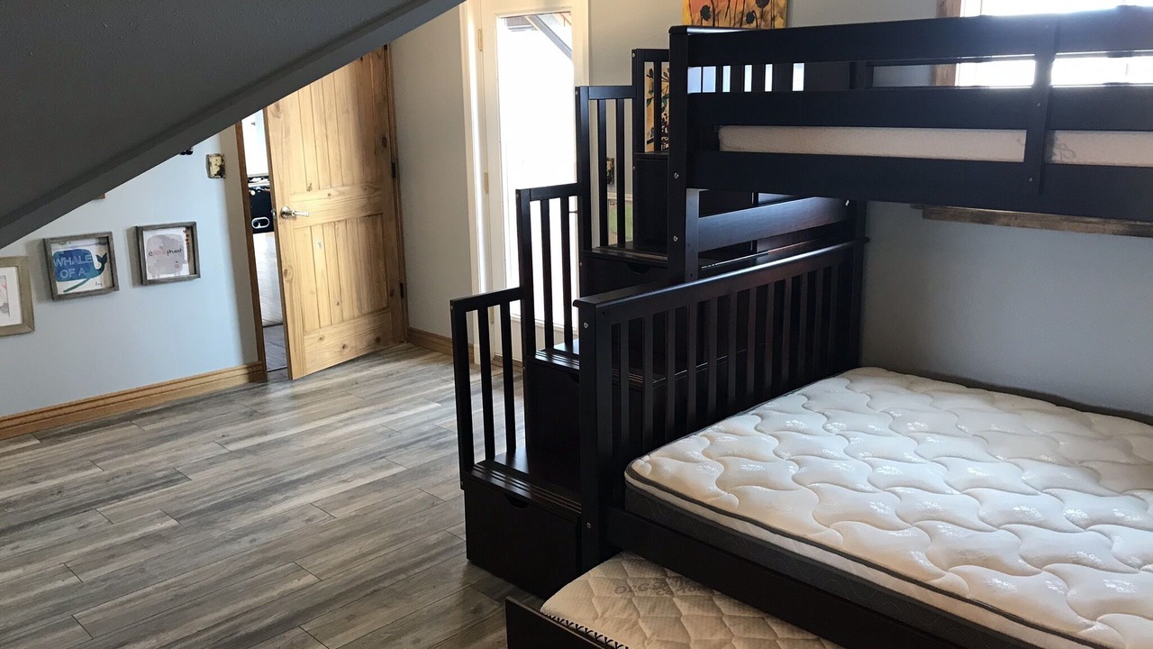 Photo of Bedroom in Michigan Hill