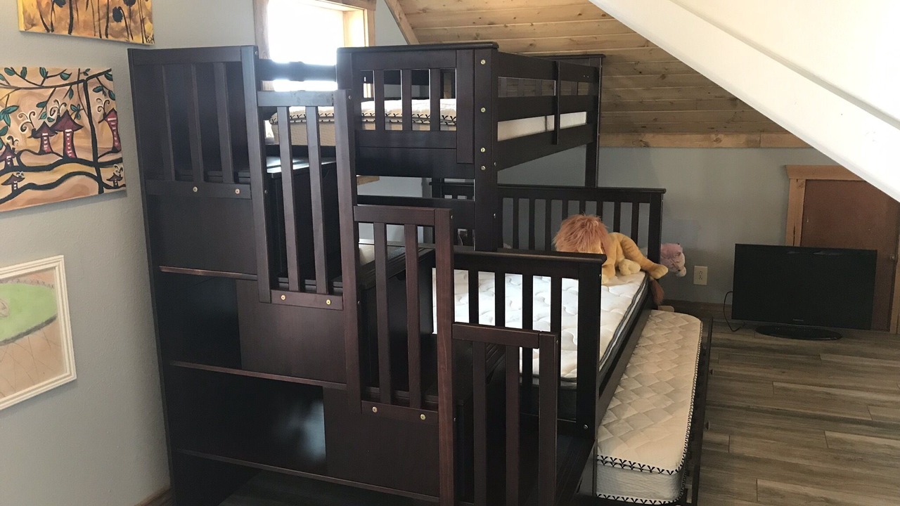 Photo of Bedroom in Michigan Hill