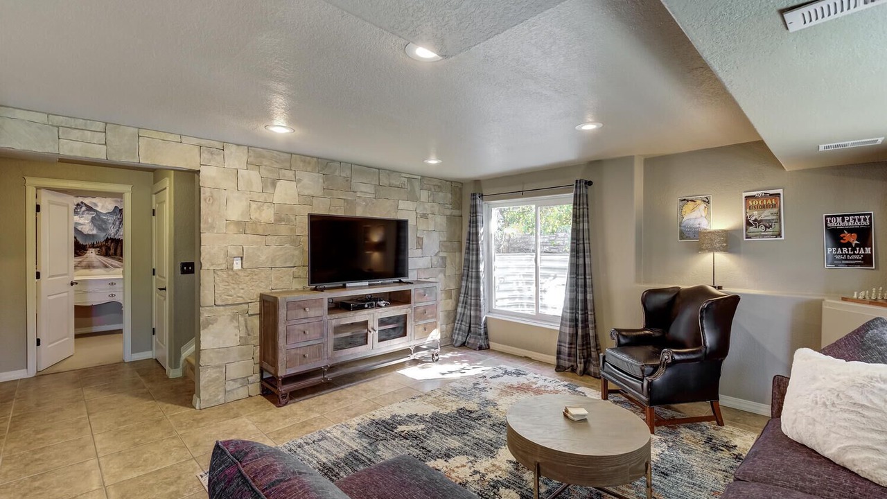 Photo of Livingroom in Tallyn's Reach