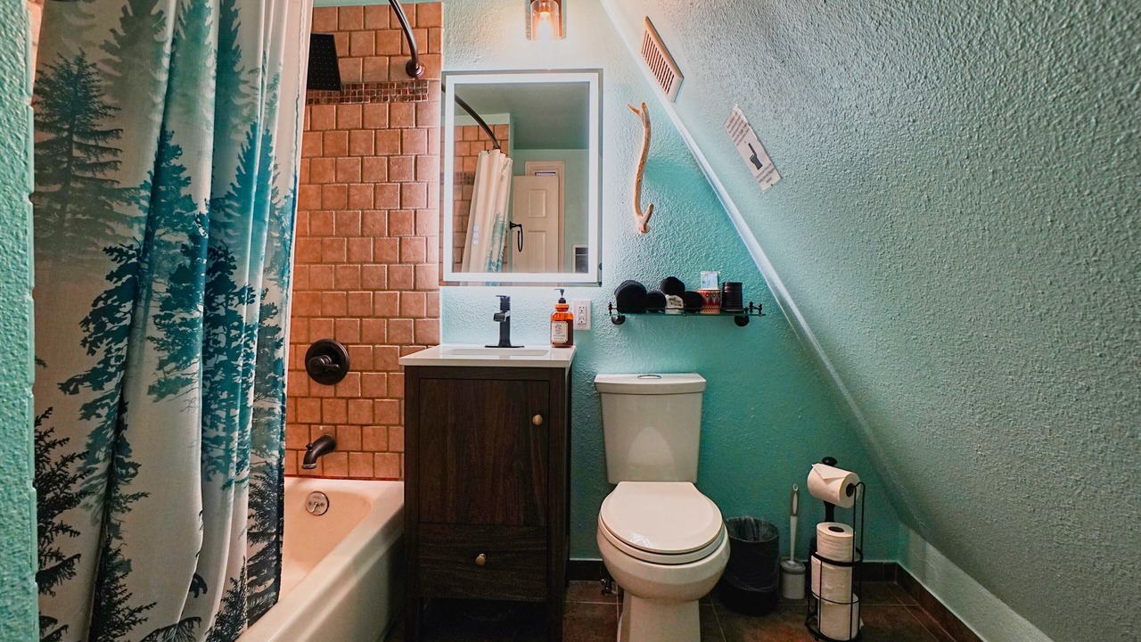 Photo of Bathroom in Black Hawk